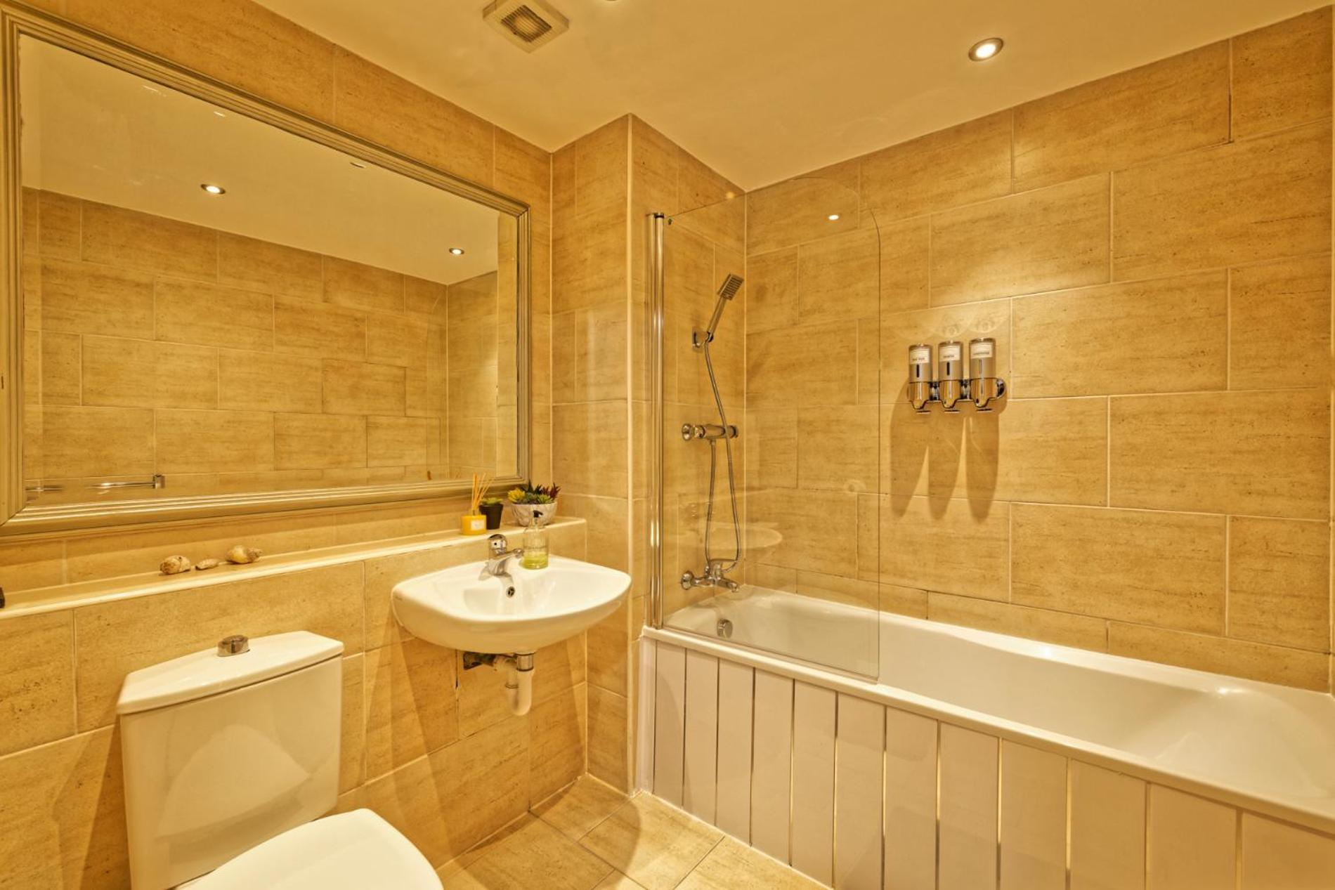 Sidemersey Livings- Convenient And Central 2-Bedroom Haven In L1 Liverpool Exterior foto
